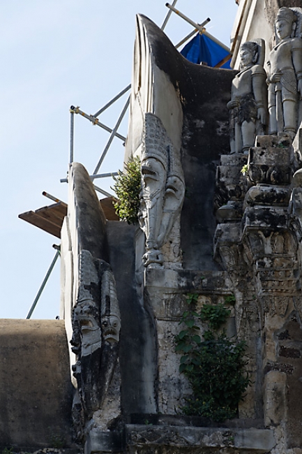 Wat Ratchaburana-055